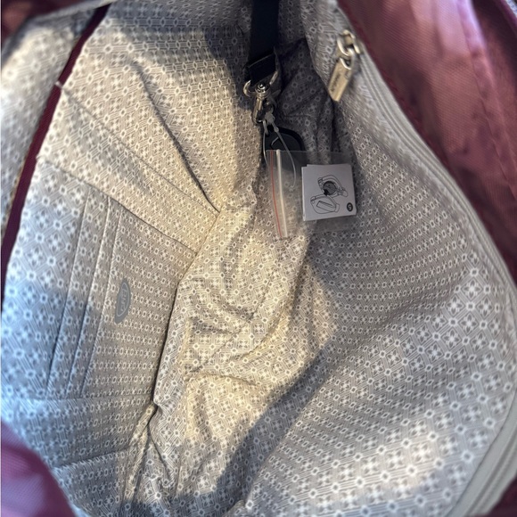 Travelon NWT Burgundy Red Crossbody Purse/Bag - Picture 6 of 11